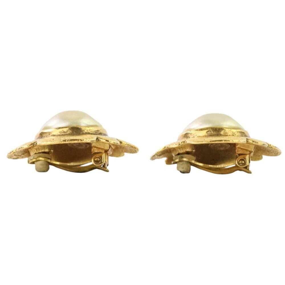 CHANEL Authentic Vintage Gold Pearl Earrings - Picture 5 of 15